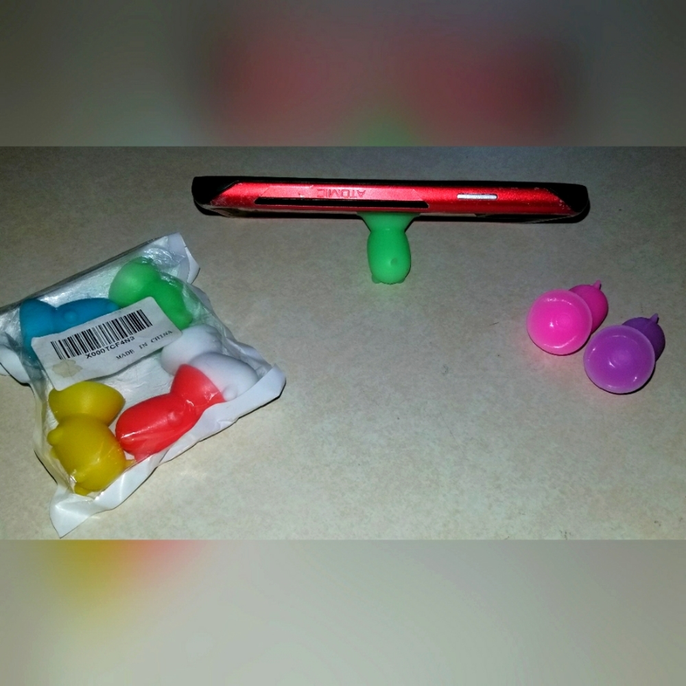 8 Little Pig Suction Cup Phone Holders